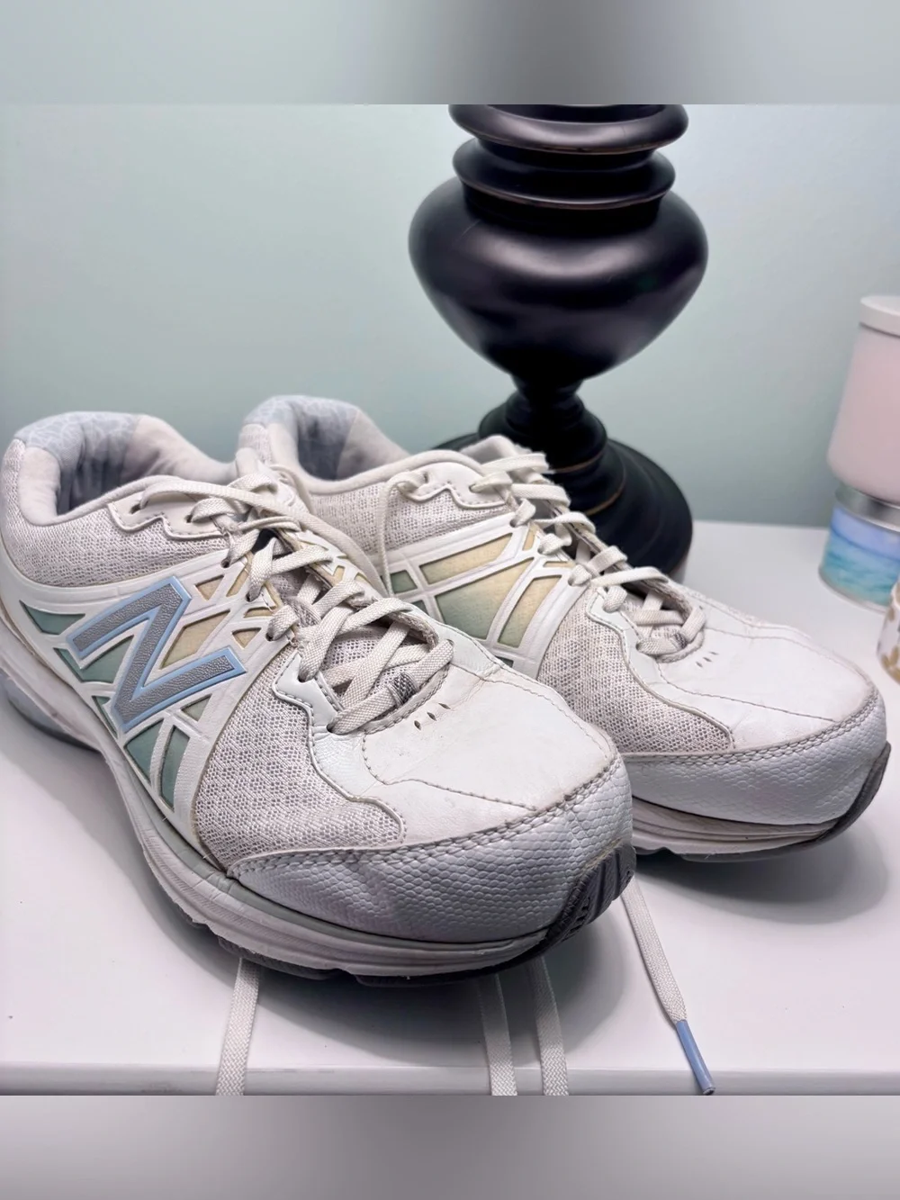 New Balance white 3 Arch Advantage sneakers